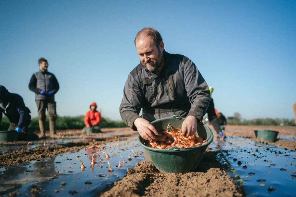 Photo de Jean-François Cabon dans un champ